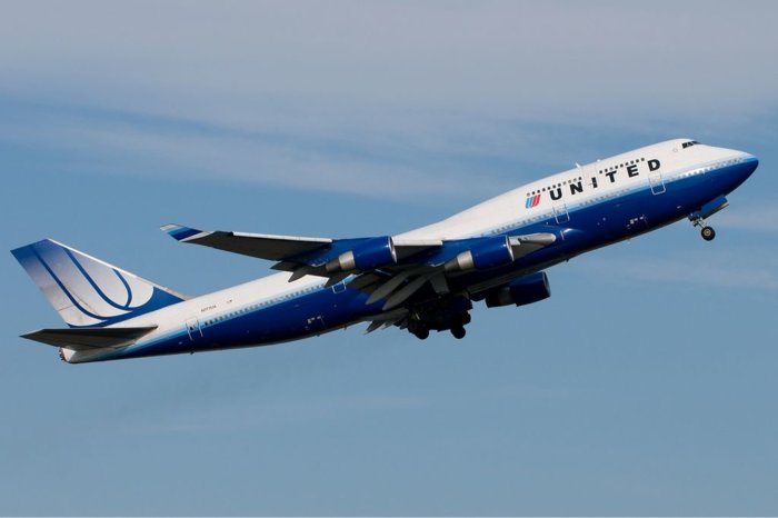 united airlines passenger dragged, united airlines report, united airlines leggings, united airlines settlement