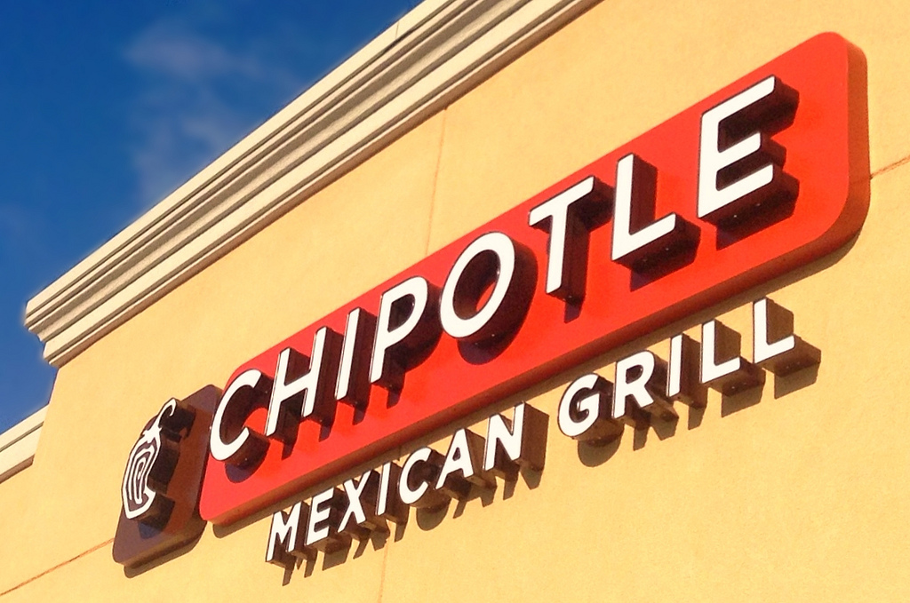 Man tries to rob Chipotle with hypodermic needle