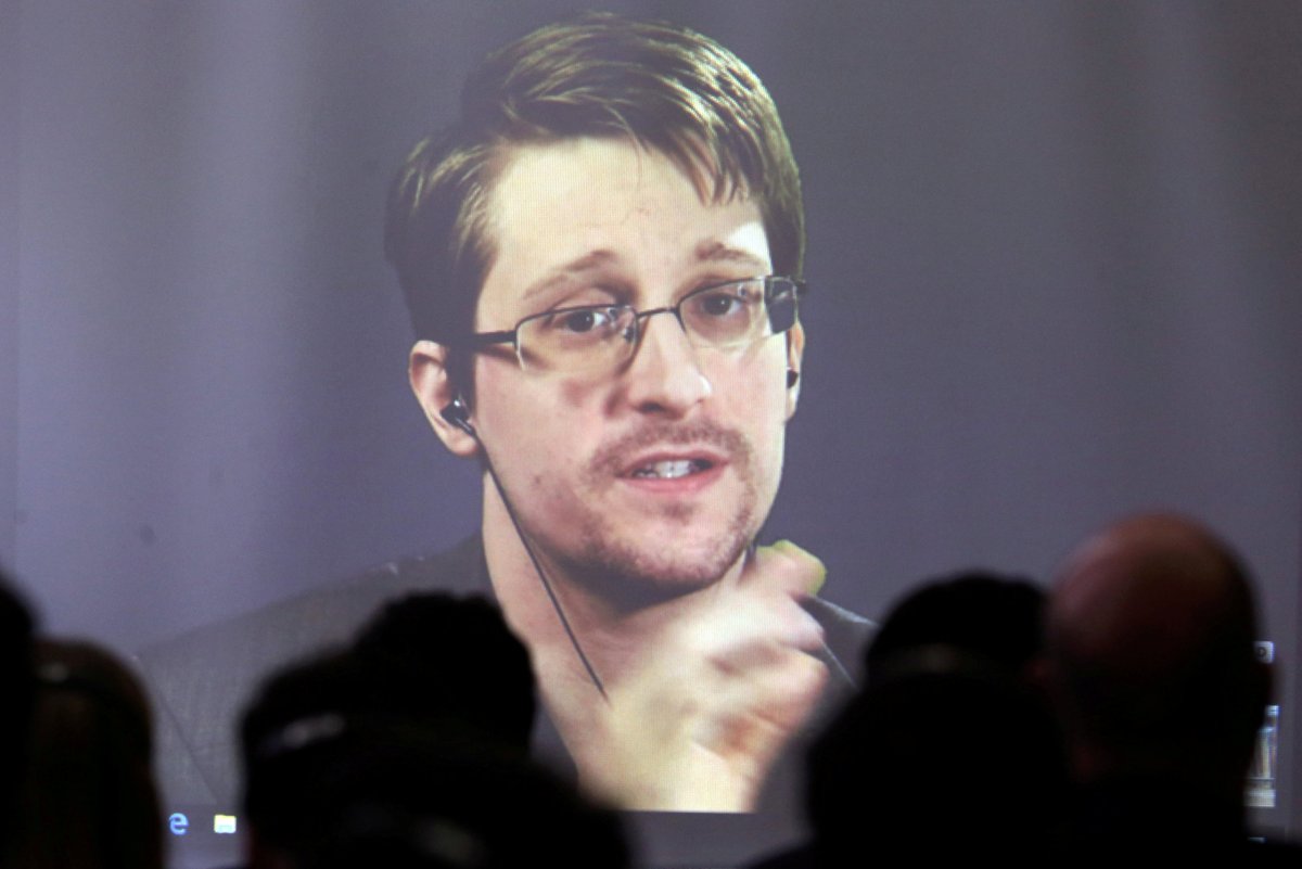 Is Russia giving Edward Snowden to Trump as a ‘gift?’