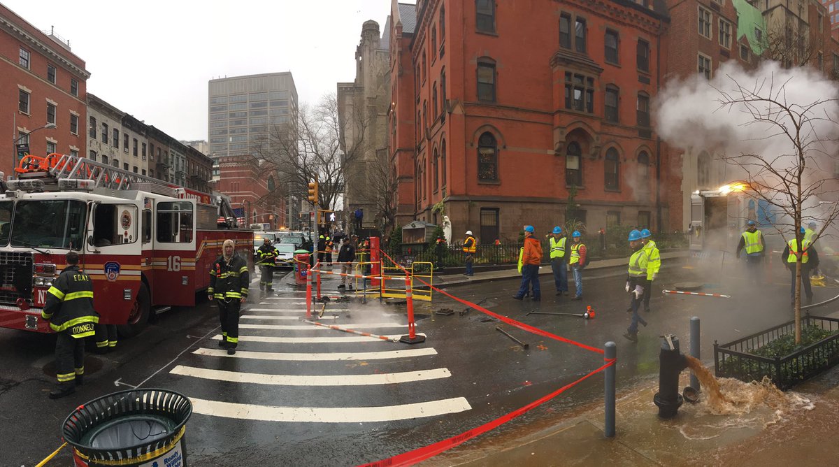 Road collapse reported on Upper East Side