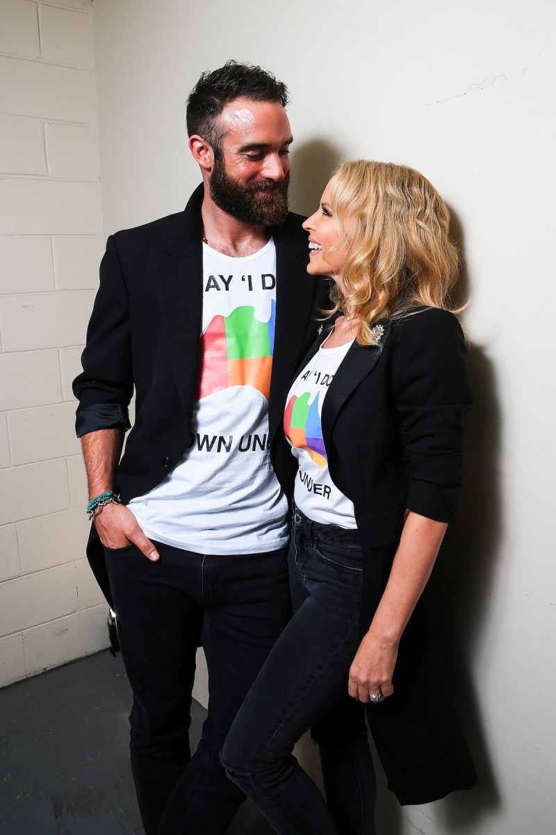 Kylie Minogue breaks off her engagement with Joshua Sasse