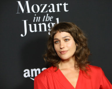 This is why Lola Kirke is furious with Taylor Swift