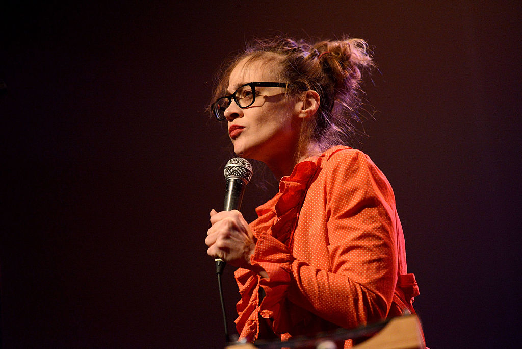 Fiona Apple has your Women’s March chant right here