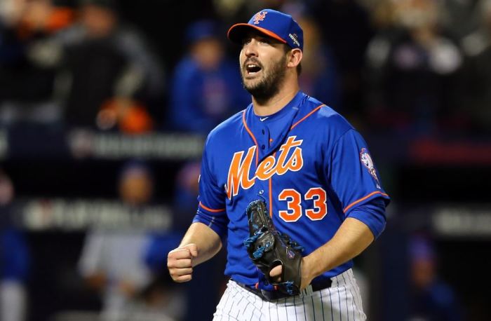 Matt Harvey walks off the mound during the 2015 NLCS against the Chicago Cubs. (Getty Images)