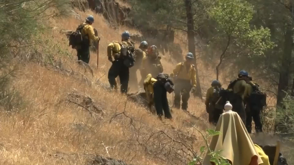 Firefighter dies battling blaze near California’s Yosemite