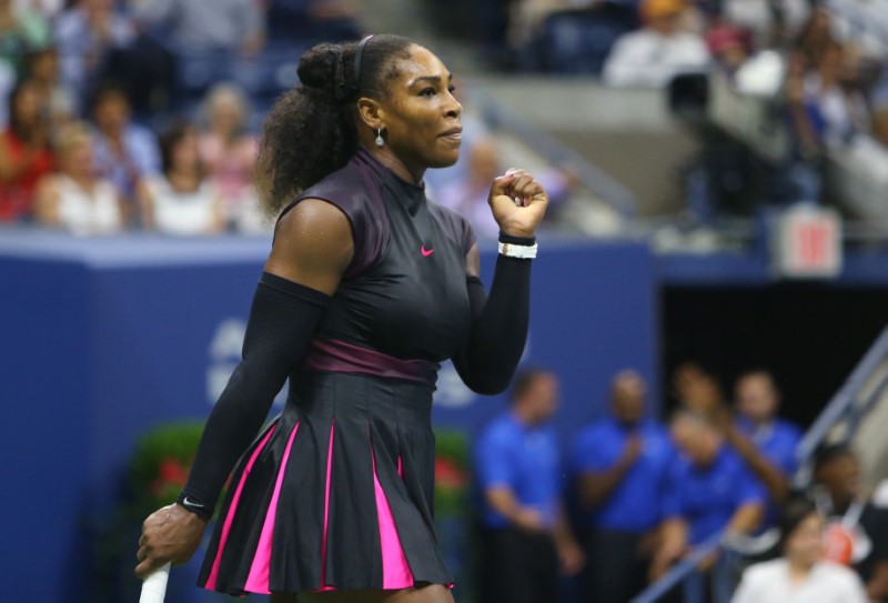 Serena shakes out rust to advance in Auckland