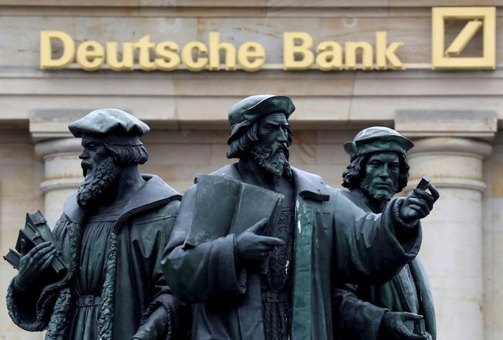 Deutsche Bank drastically cuts 2016 bonuses