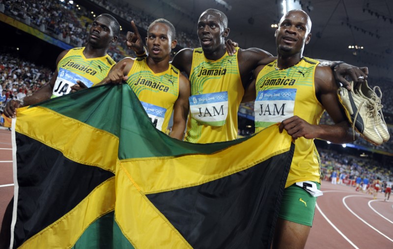 Bolt returns gold medal from 2008 4×100 relay