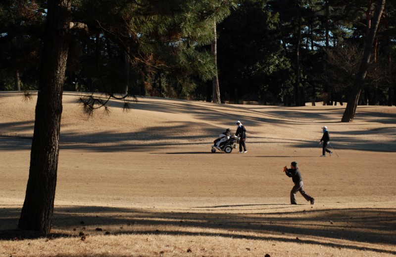 2020 golf venue postpones decision on ending ban on women
