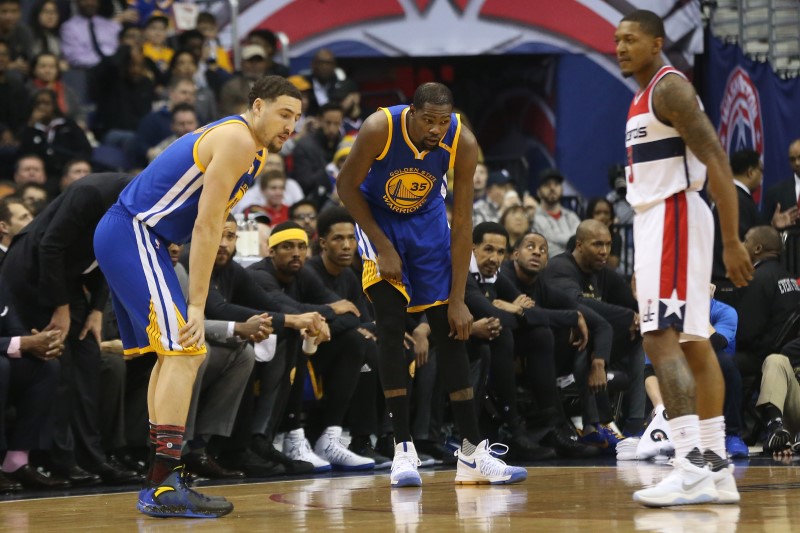 Warriors’ Durant exits game with hyperextended knee