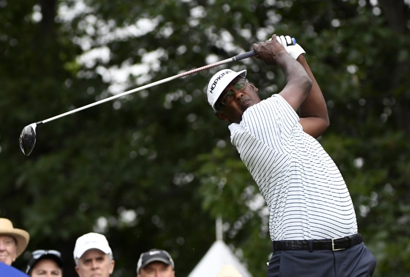 Golf: Sizzling Singh swings into Canadian Open contention