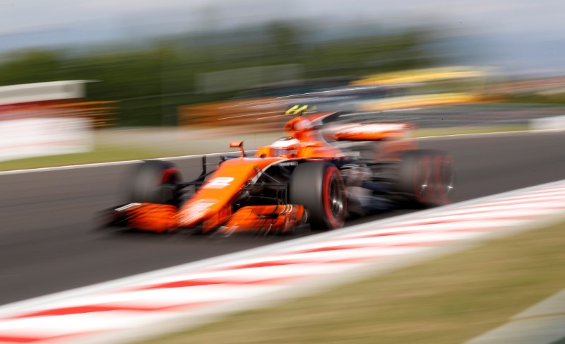 McLaren set engine deadline amid Renault speculation
