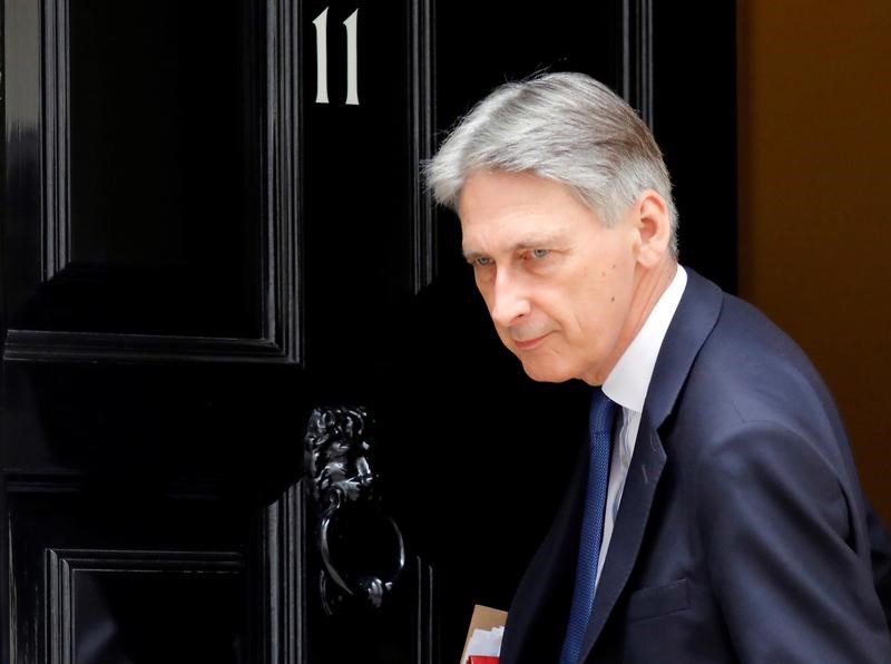 Britain to deepen trade globally as Brexit looms in 2019: Hammond