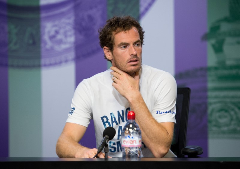 Federer advises Murray not to rush back too quickly