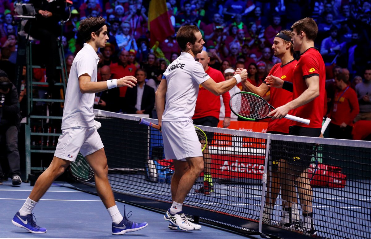 France win doubles move 2-1 ahead in Davis Cup final