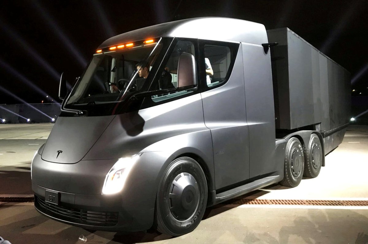 Tesla Truck gets DHL order as shippers test Semi