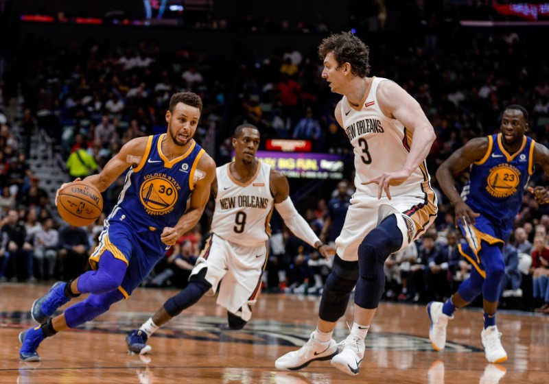 NBA: Warriors rolling along despite loss of key players