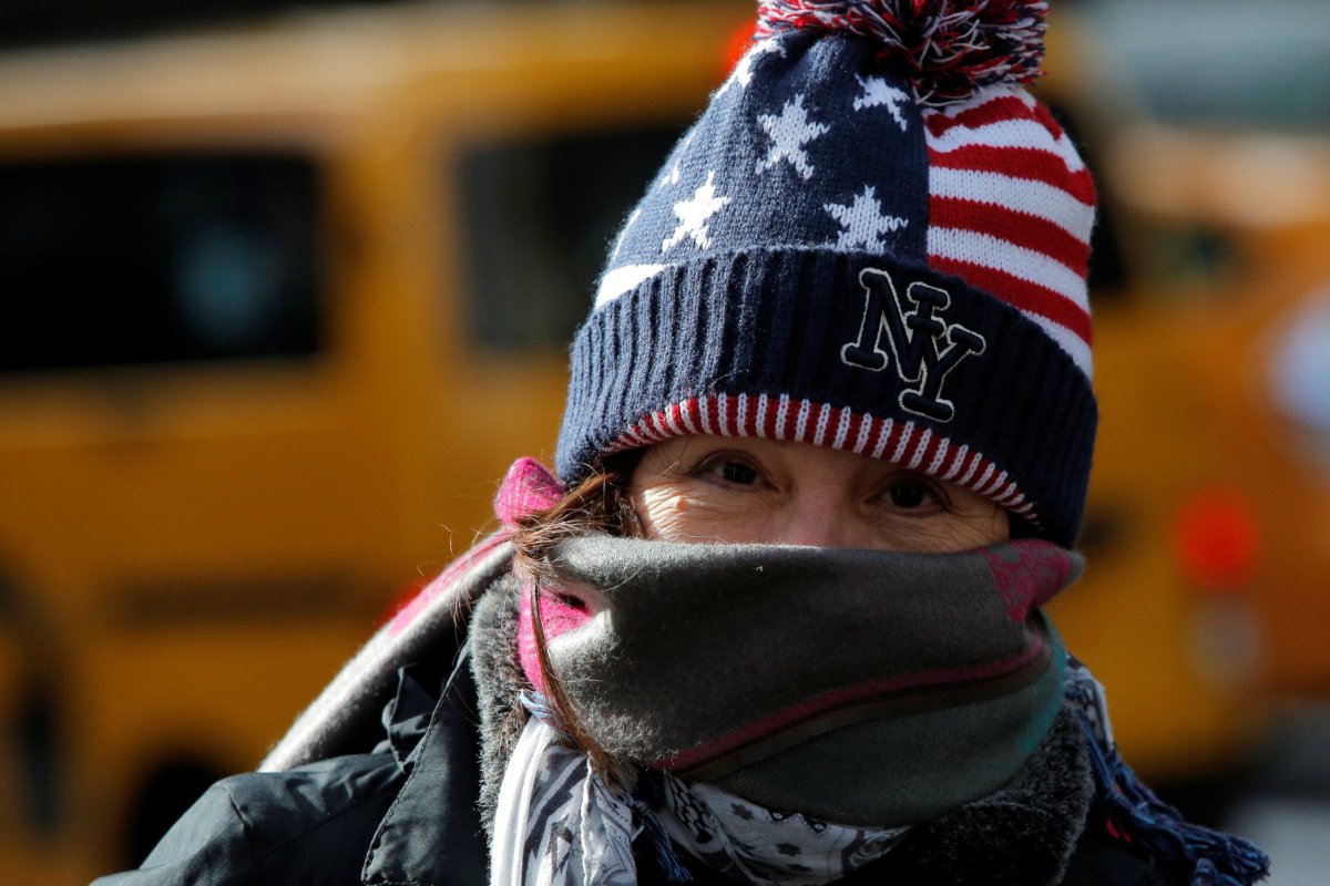 Numbing cold wave grips U.S., heralding a frigid New Year’s Eve