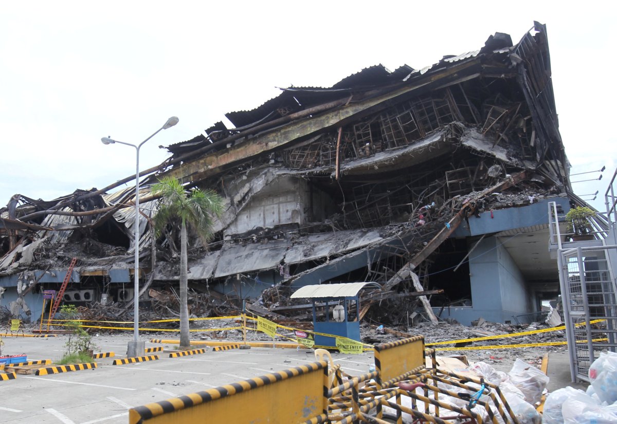 Philippines suspends work at call center of U.S. firm, mall after deadly fire