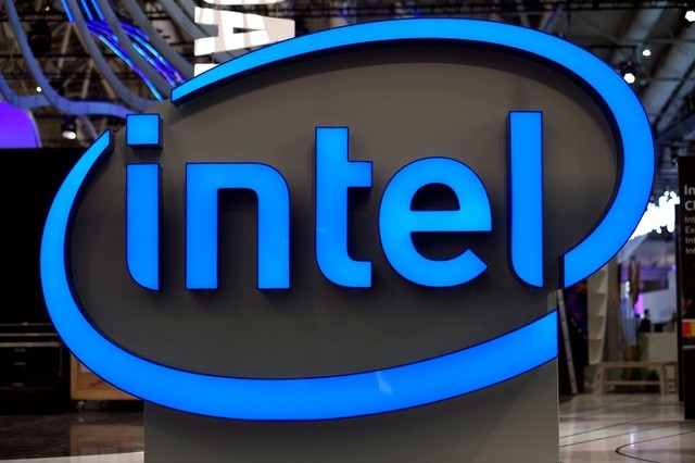 Intel shares fall as investors worry about costs of chip flaw