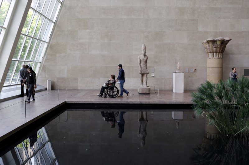 Metropolitan Museum to charge fixed admission fee for non-New Yorkers