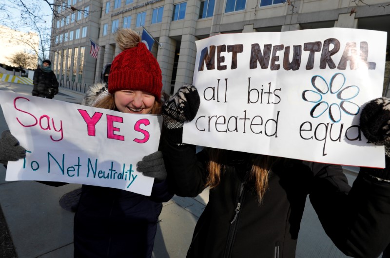 21 states sue to keep net neutrality as Senate Democrats reach 50 votes
