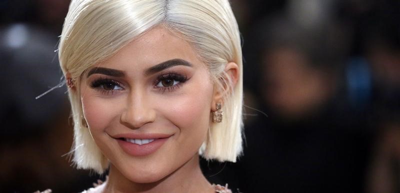 Celebrity Kylie Jenner announces birth of baby girl