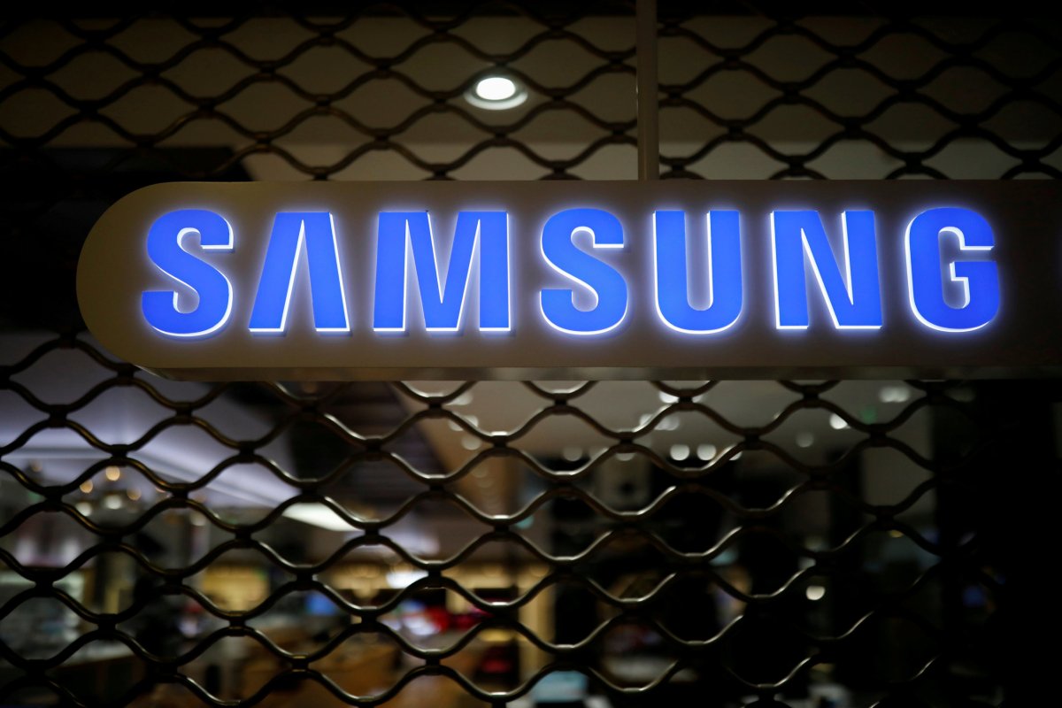Samsung to begin investing in new domestic memory chip line: Yonhap