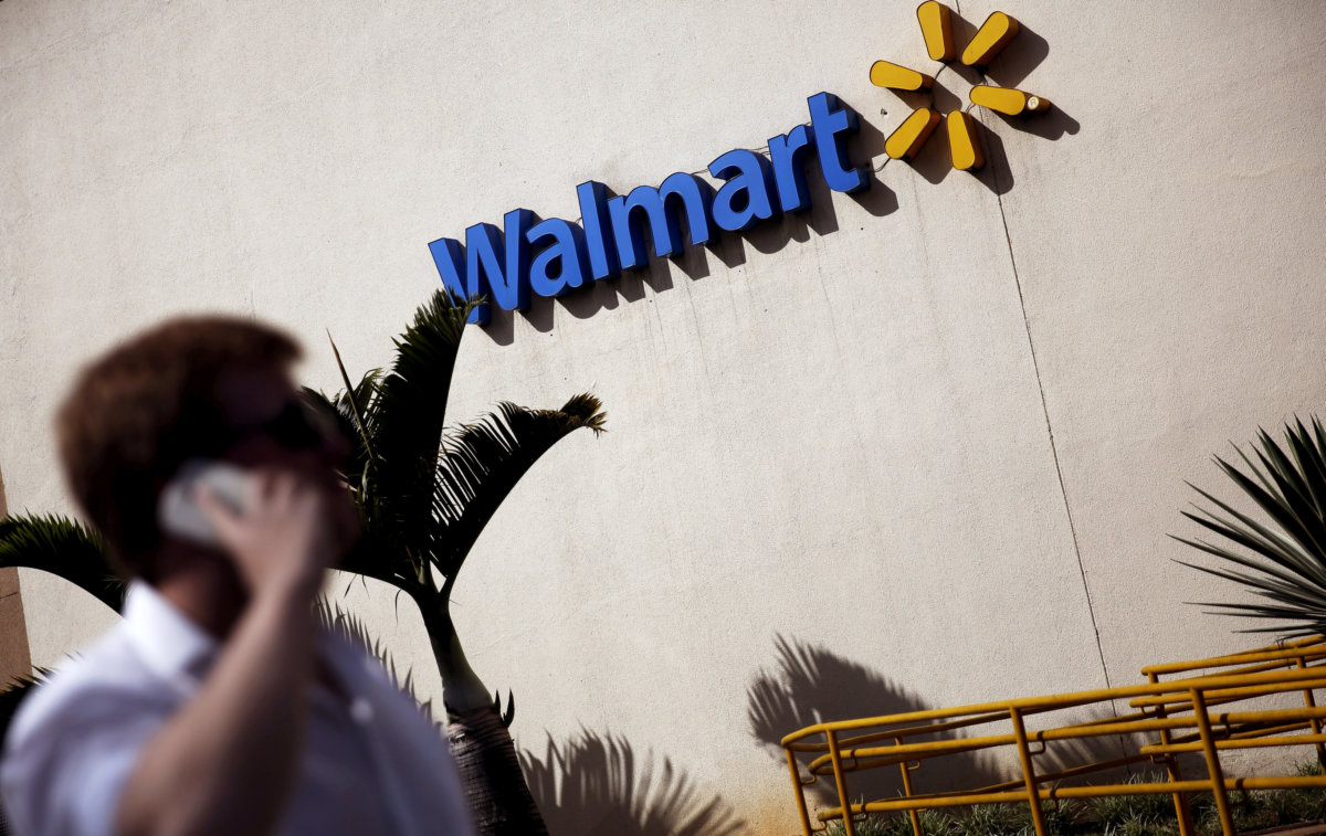 Walmart makes push to sell online goods at $10 and up to capture elusive