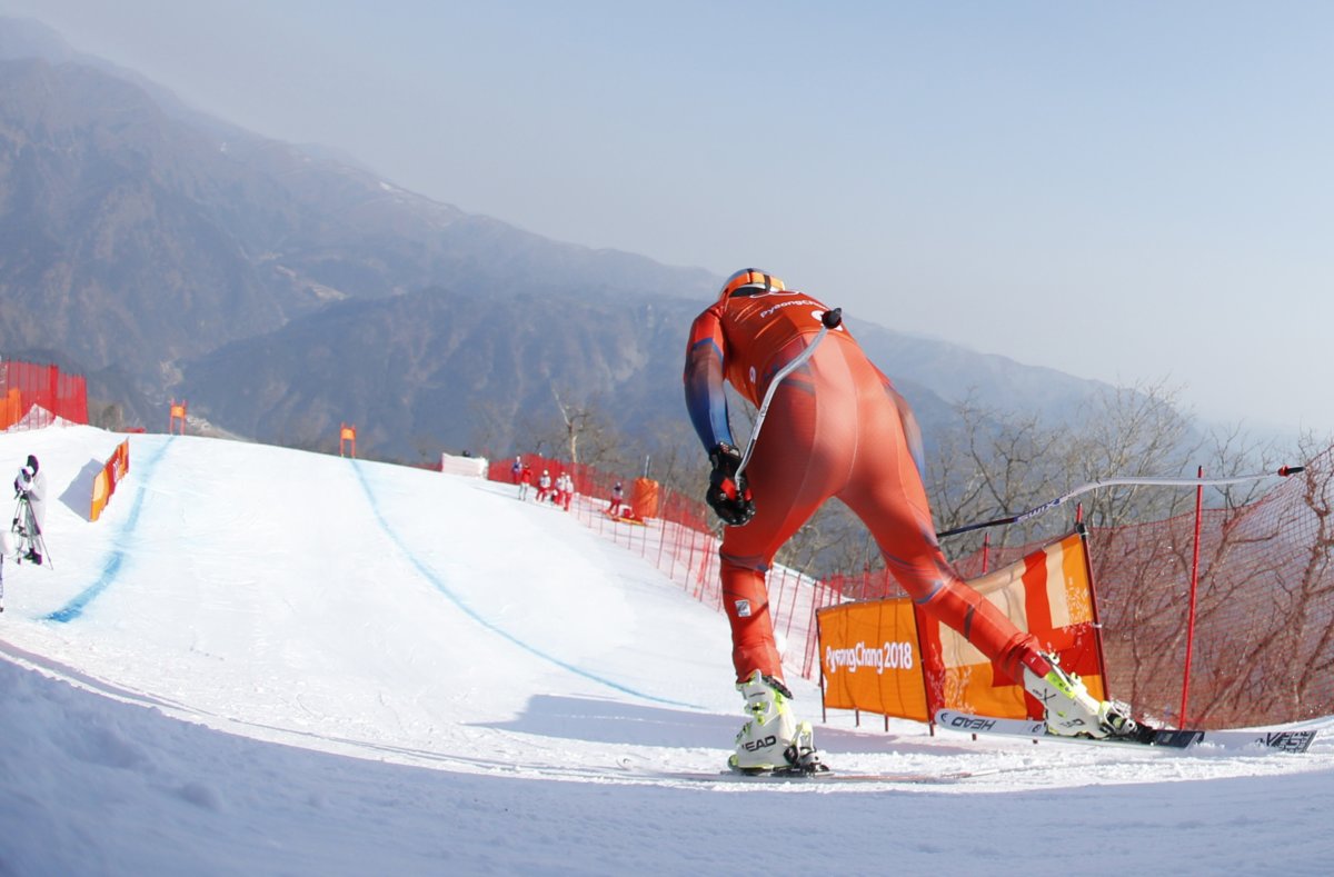 Men’s downhill under threat from high winds