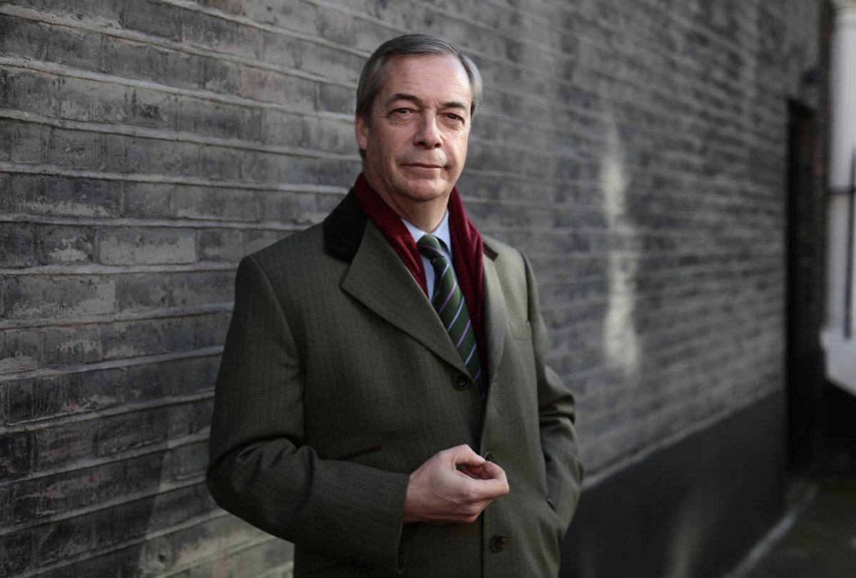 Nigel Farage warns ‘Brexit betrayal’ would thrust Britain into crisis