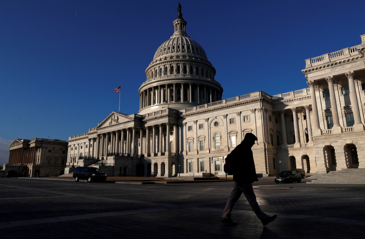 Congress struggles to meet deadline for government funding bill