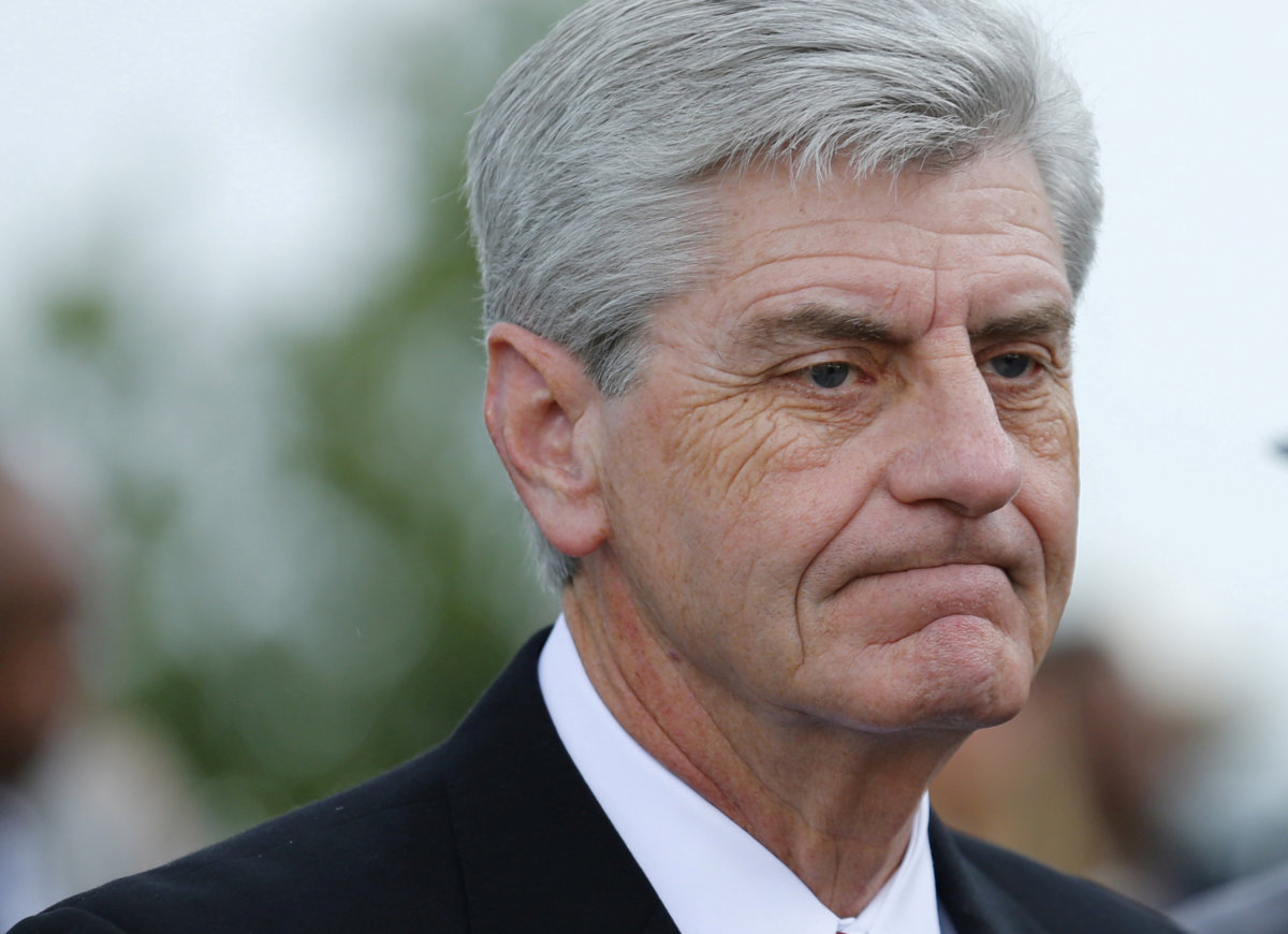 Mississippi’s new law restricting abortion blocked by judge for 10 days