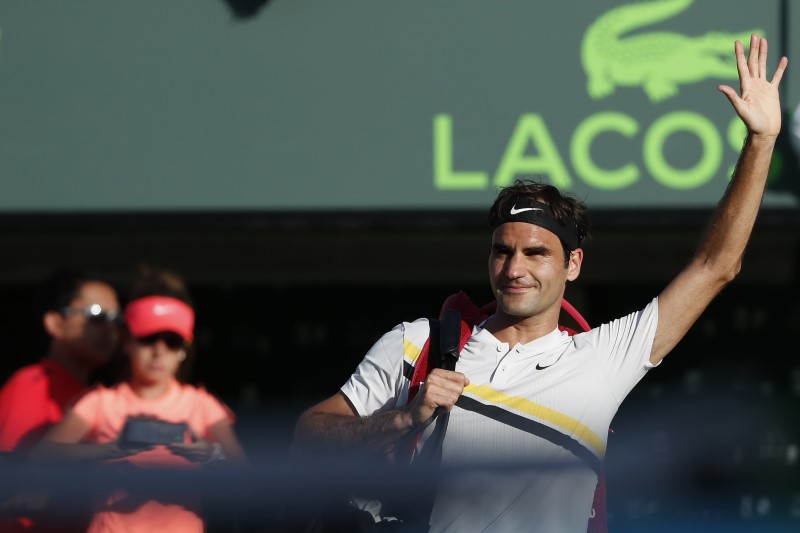 Federer to skip European clay court season again