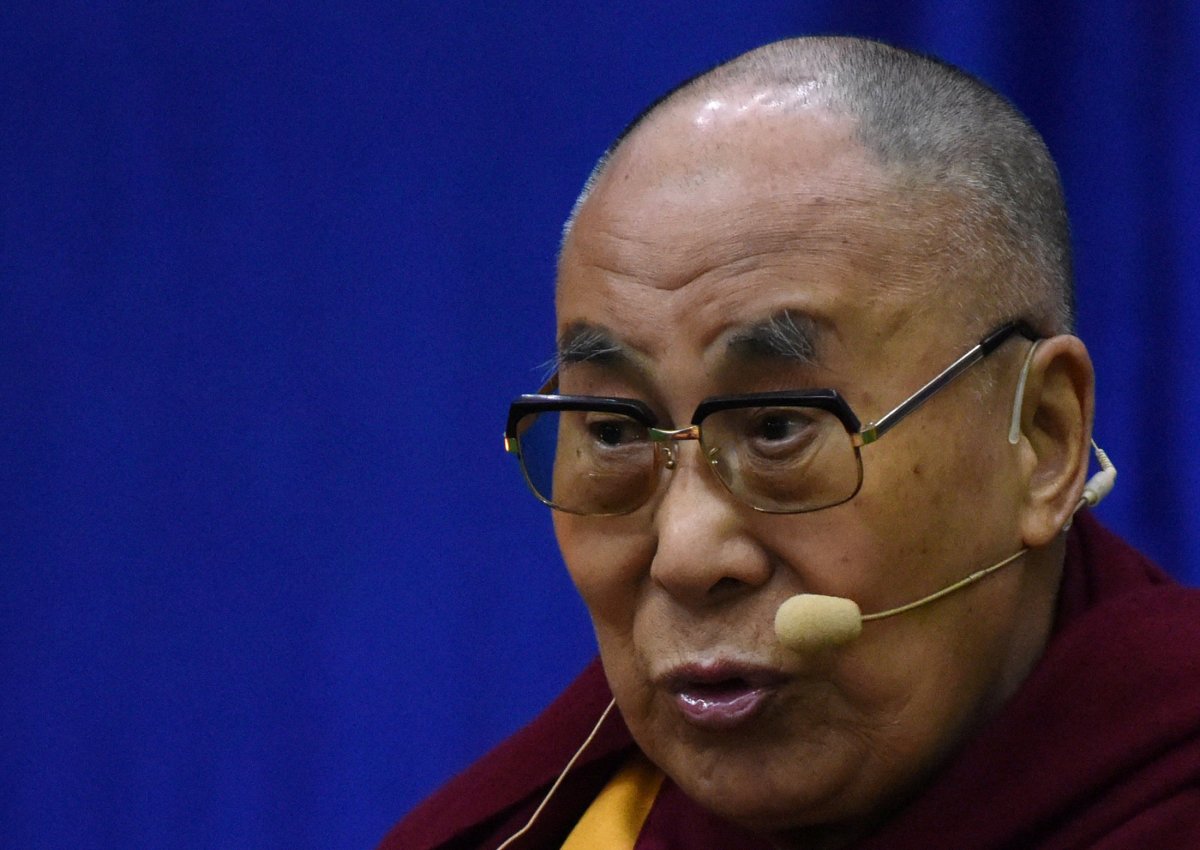 Dalai Lama calls on Tibetans to remain united as India drifts toward China