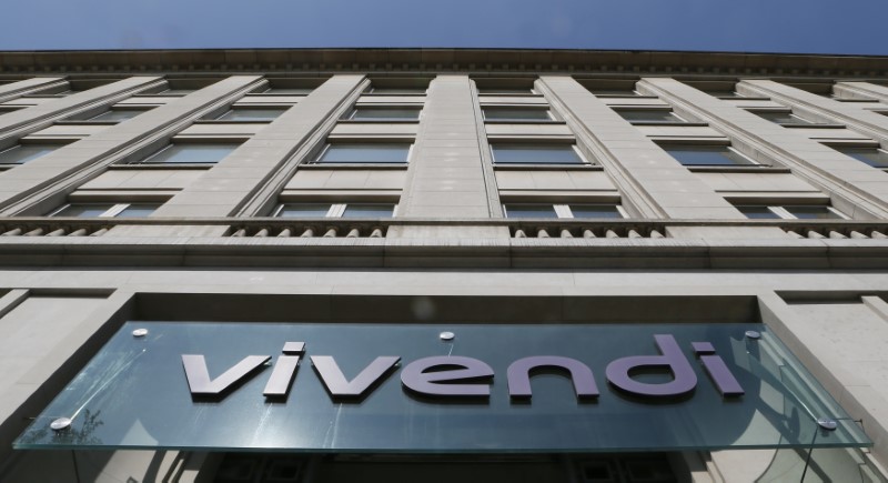 Hedge fund Elliott steps up pressure on Vivendi over Telecom Italia
