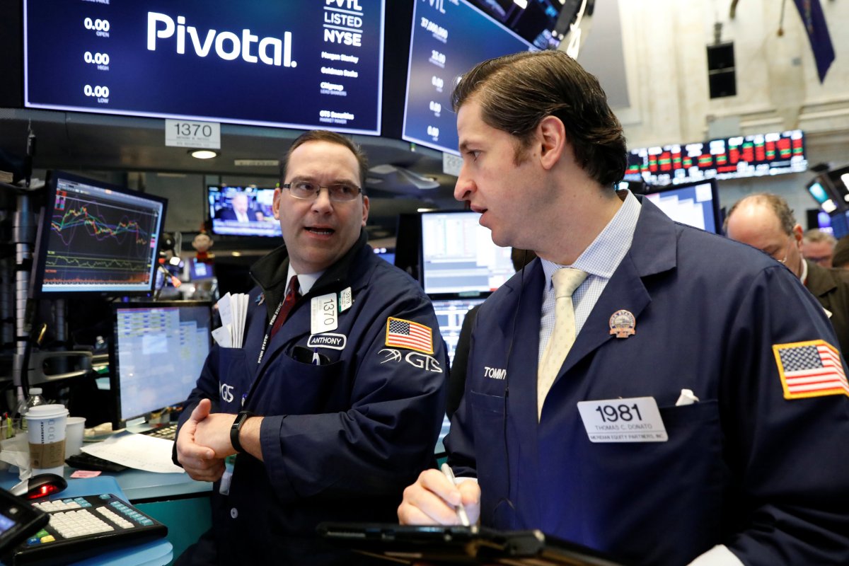 U.S. yield hits four-year high; stocks fall on tech sector