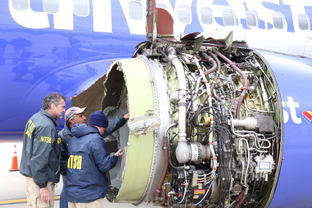U.S., European regulators mandate checks on some 737 engines