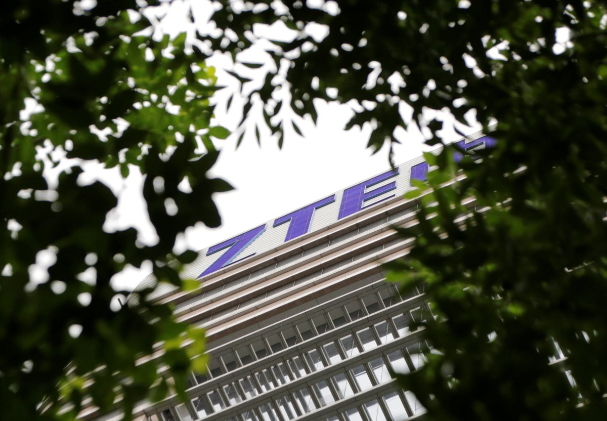 Embattled ZTE seeks $10.7 billion credit line, nominates 8 board members