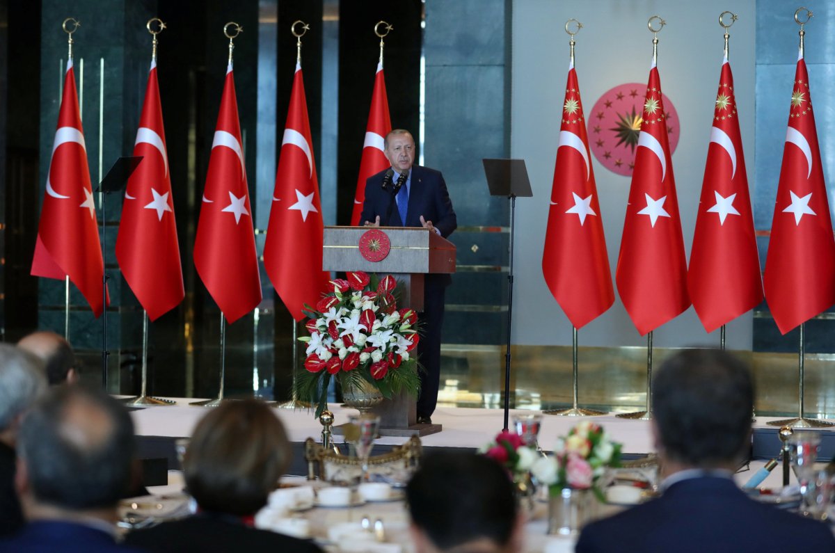 Erdogan vows action against ‘economic terrorists’ over lira plunge
