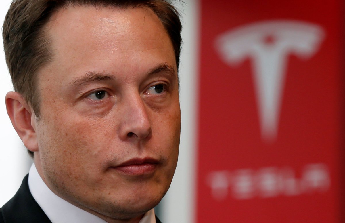 SEC scrutiny of Tesla grows as Goldman hints at adviser role