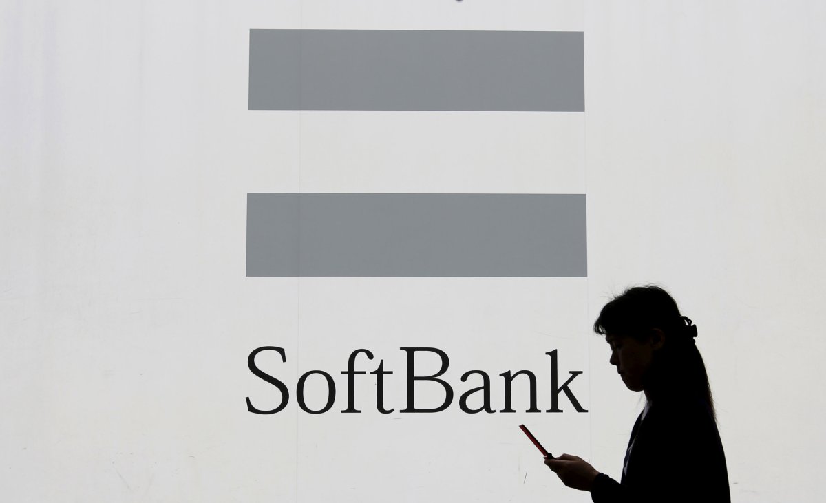 SoftBank mobile services disrupted ahead of bumper IPO, shares drop