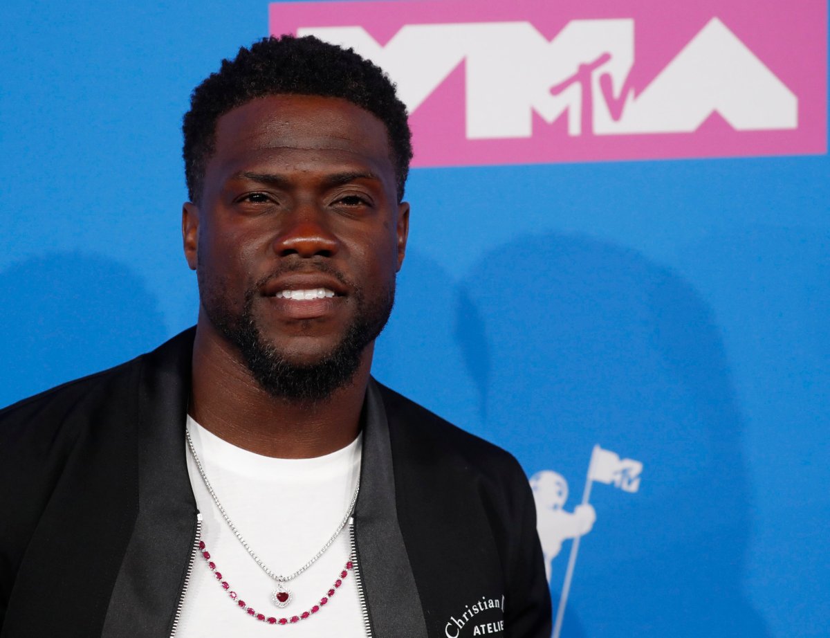 Kevin Hart quits as 2019 Oscars host after anti-gay tweets resurface