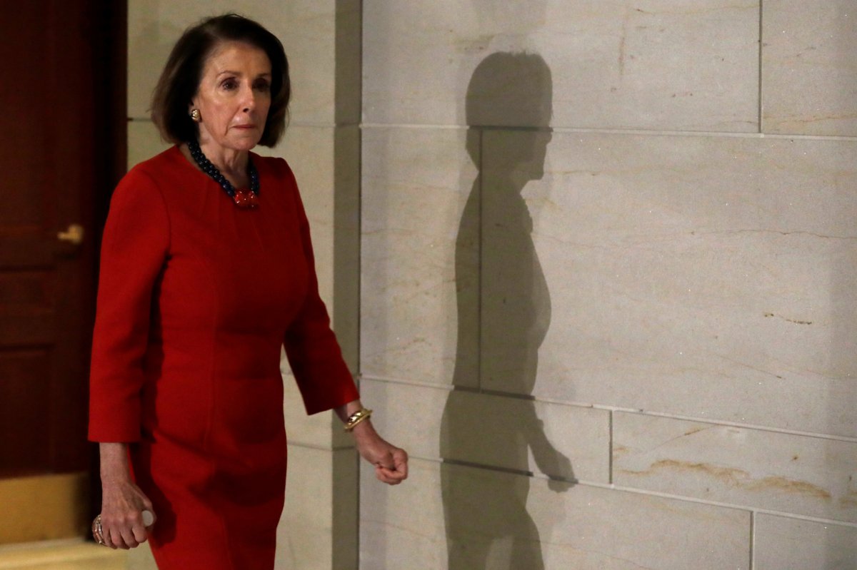 Democrat Pelosi agrees to term limits if elected House speaker