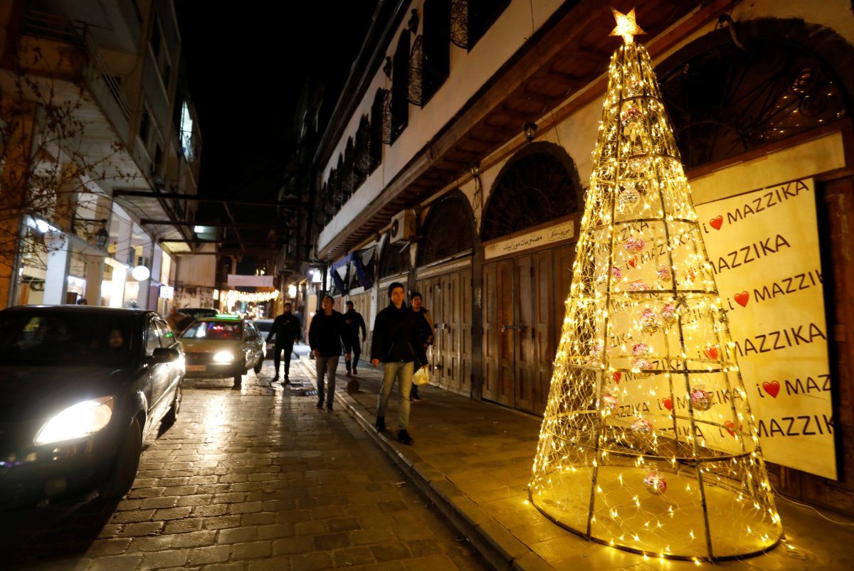 Damascus prepares for Christmas without mortar fire