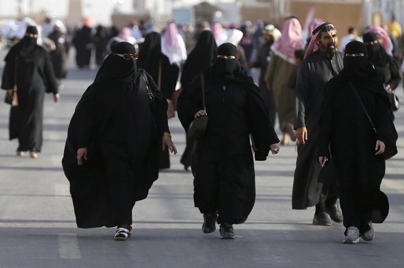 Despite reform, Saudi ‘guardianship’ still restricts women: HRW
