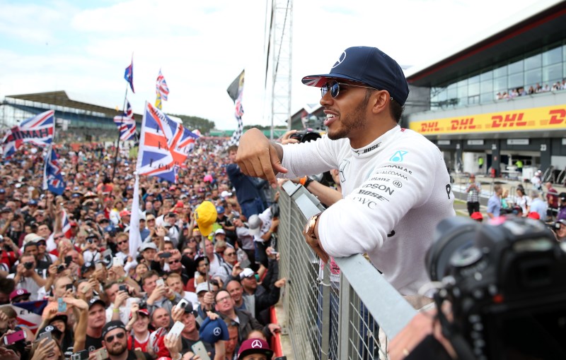 Hamilton poised to seize championship lead