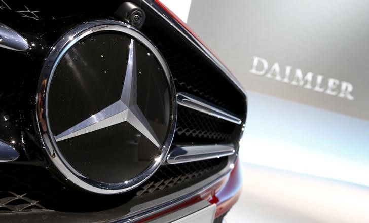Daimler AG, Ferrari selling some new vehicles with faulty air bags: U.S.