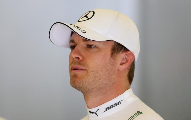 Rosberg signs deal to stay at Mercedes until 2018
