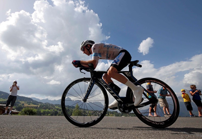 Yates handed 10-second penalty on Tour de France